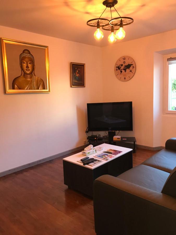 Avenue De La Gare Bed and Breakfast Riscle Buitenkant foto