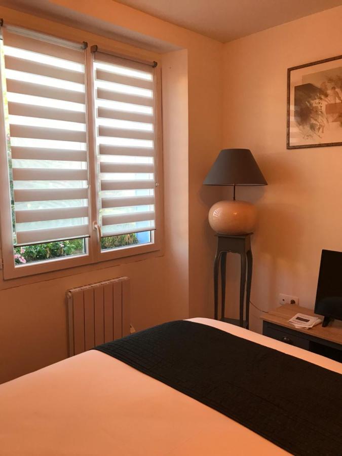 Avenue De La Gare Bed and Breakfast Riscle Buitenkant foto