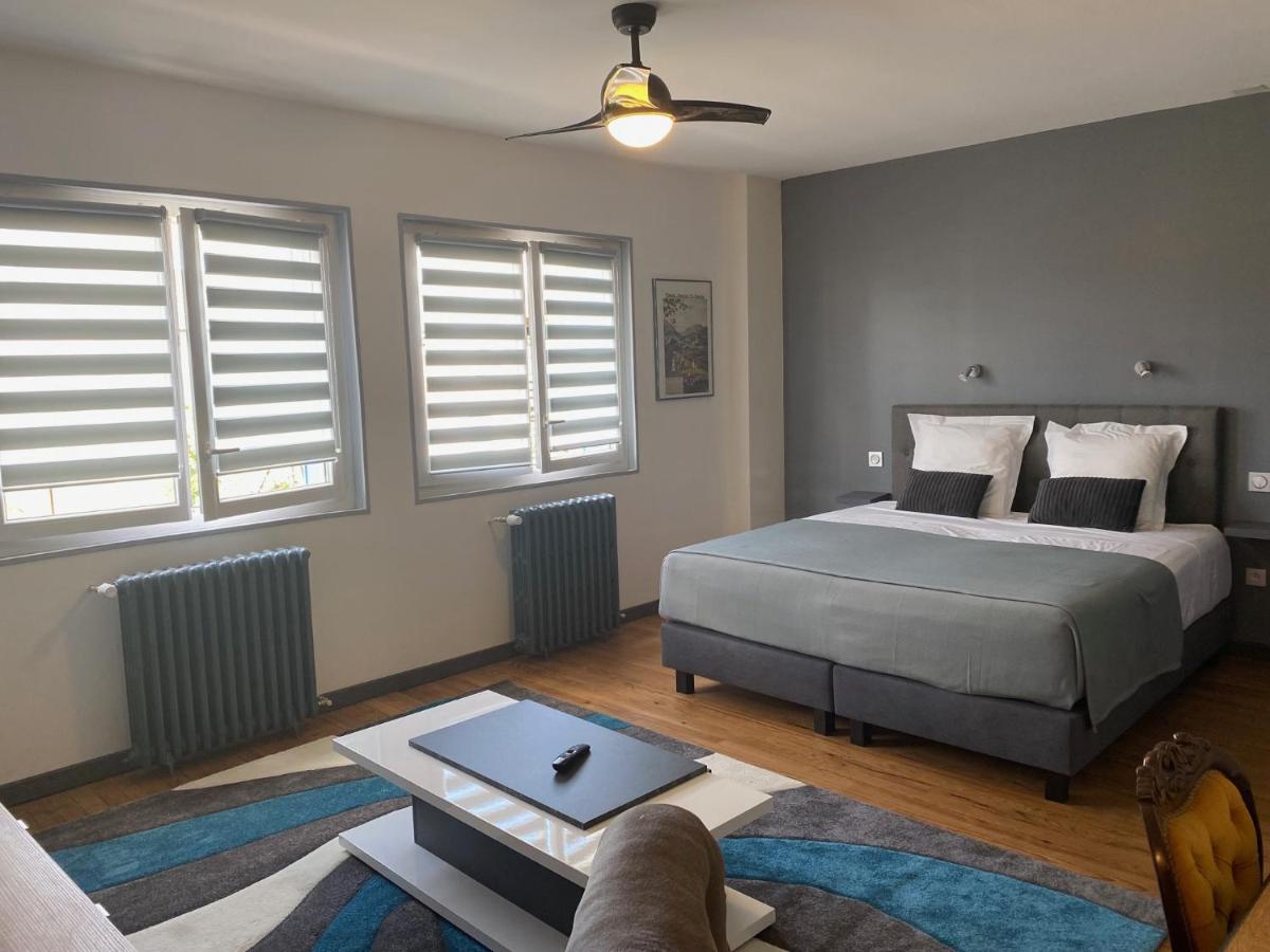 Avenue De La Gare Bed and Breakfast Riscle Buitenkant foto