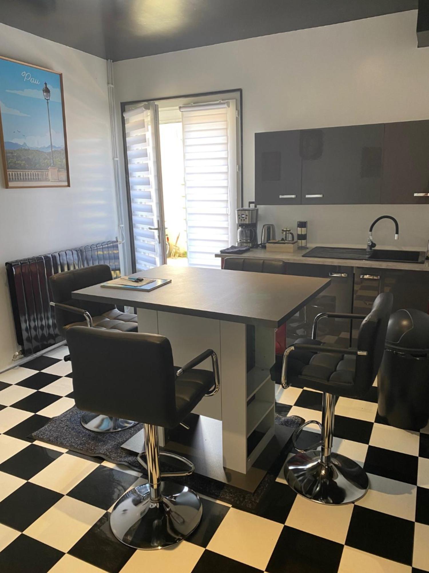 Avenue De La Gare Bed and Breakfast Riscle Buitenkant foto