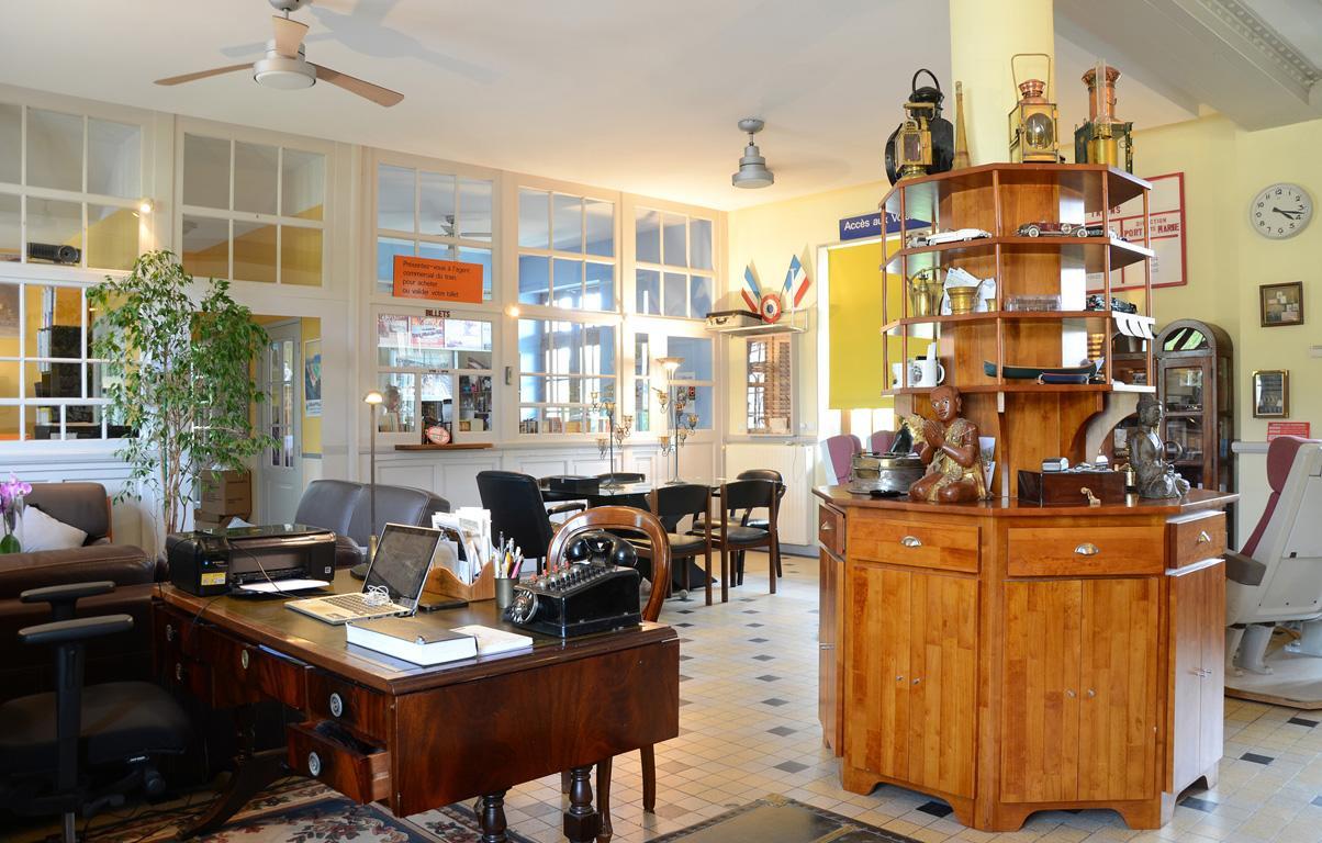 Avenue De La Gare Bed and Breakfast Riscle Buitenkant foto