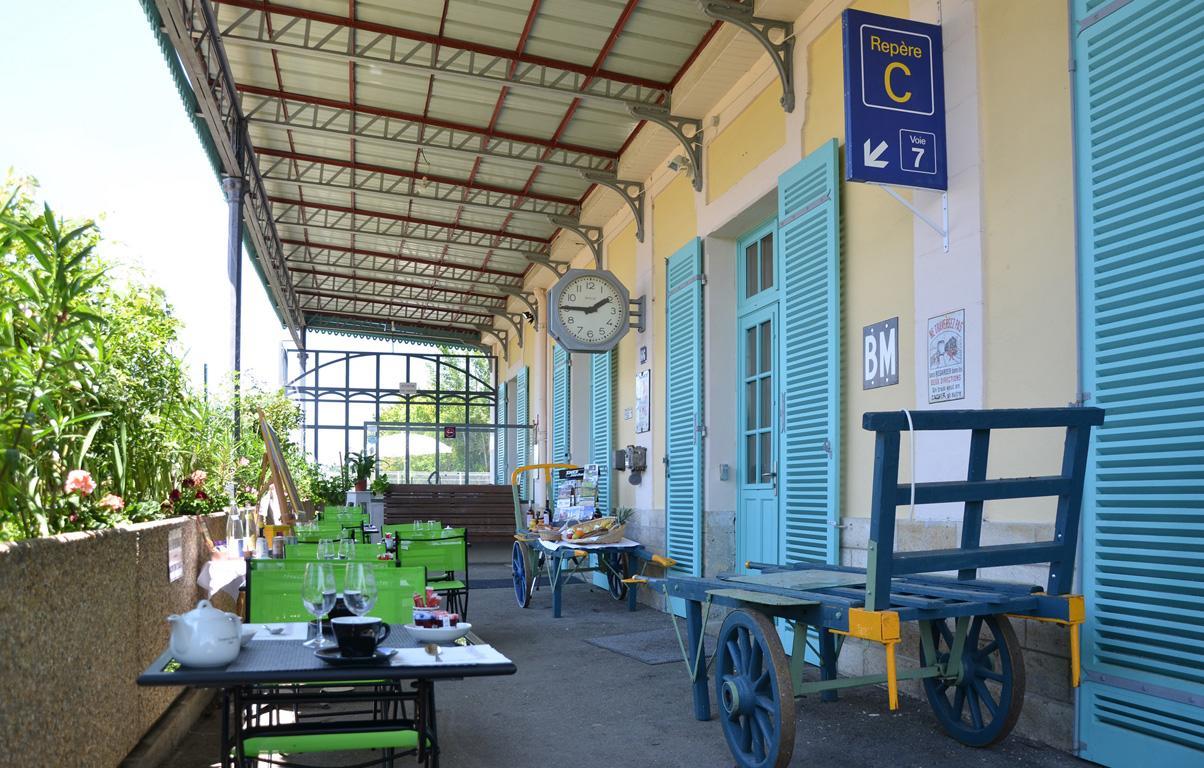 Avenue De La Gare Bed and Breakfast Riscle Buitenkant foto