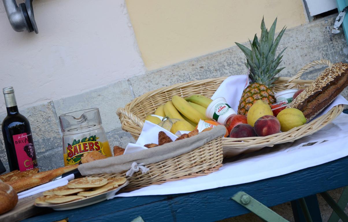 Avenue De La Gare Bed and Breakfast Riscle Buitenkant foto