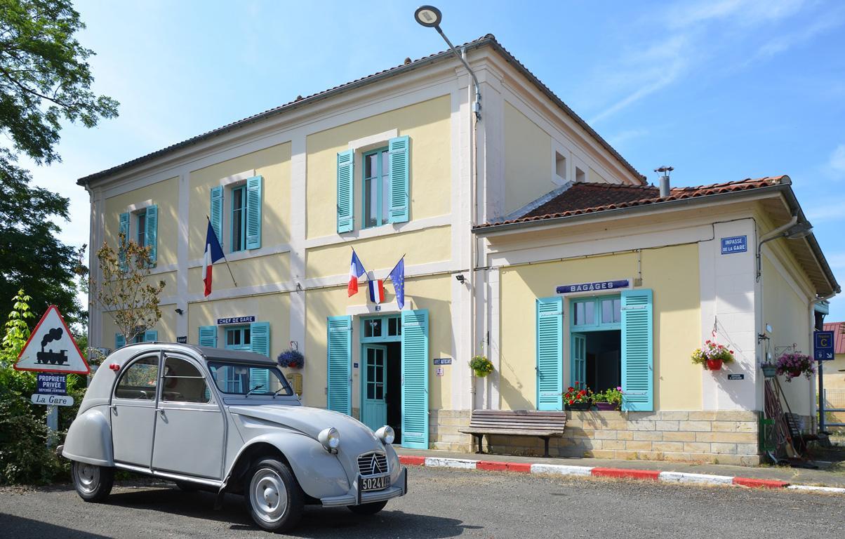 Avenue De La Gare Bed and Breakfast Riscle Buitenkant foto