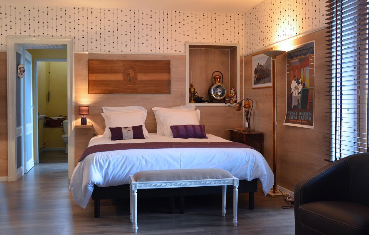 Avenue De La Gare Bed and Breakfast Riscle Buitenkant foto