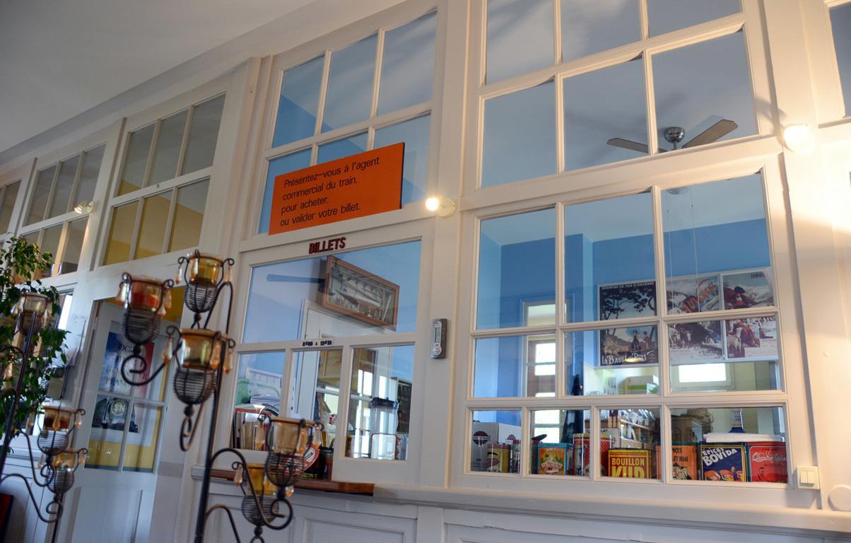Avenue De La Gare Bed and Breakfast Riscle Buitenkant foto