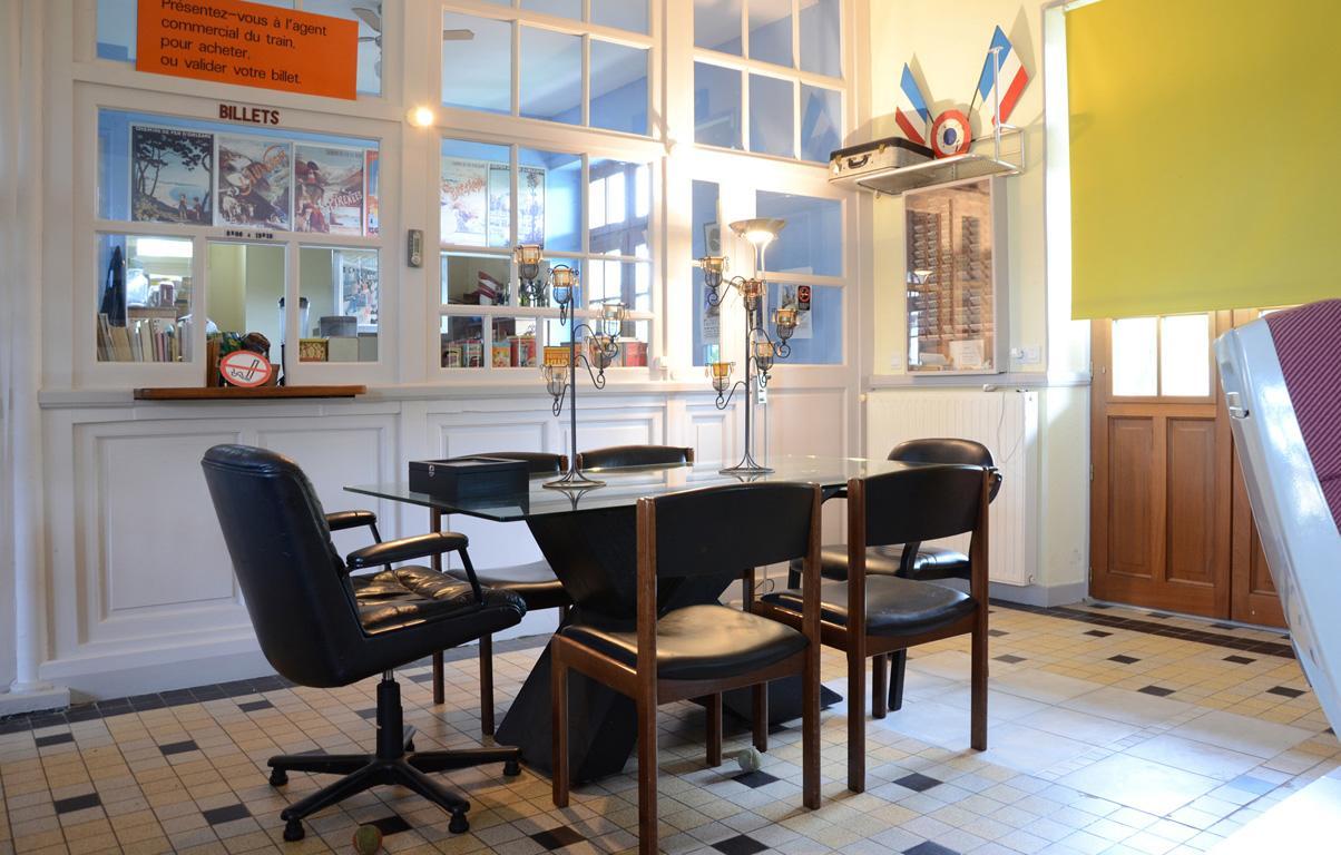 Avenue De La Gare Bed and Breakfast Riscle Buitenkant foto